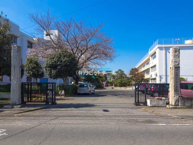 伊奈町立小室小学校